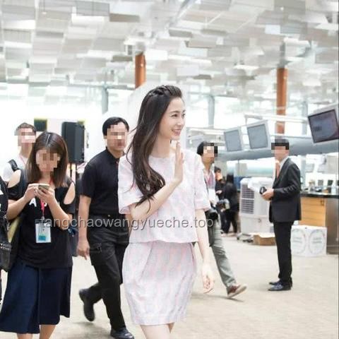 路人抓拍下的Angelababy：真实形象与事业影响深度剖析